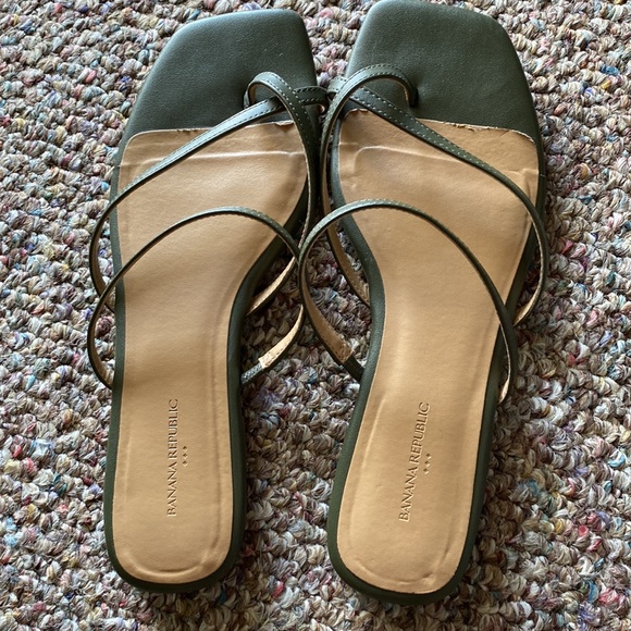 Banana Republic sandals - Picture 4 of 4
